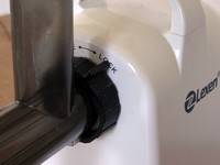 Lexen elektromos búzafűprés présházának rögzítése